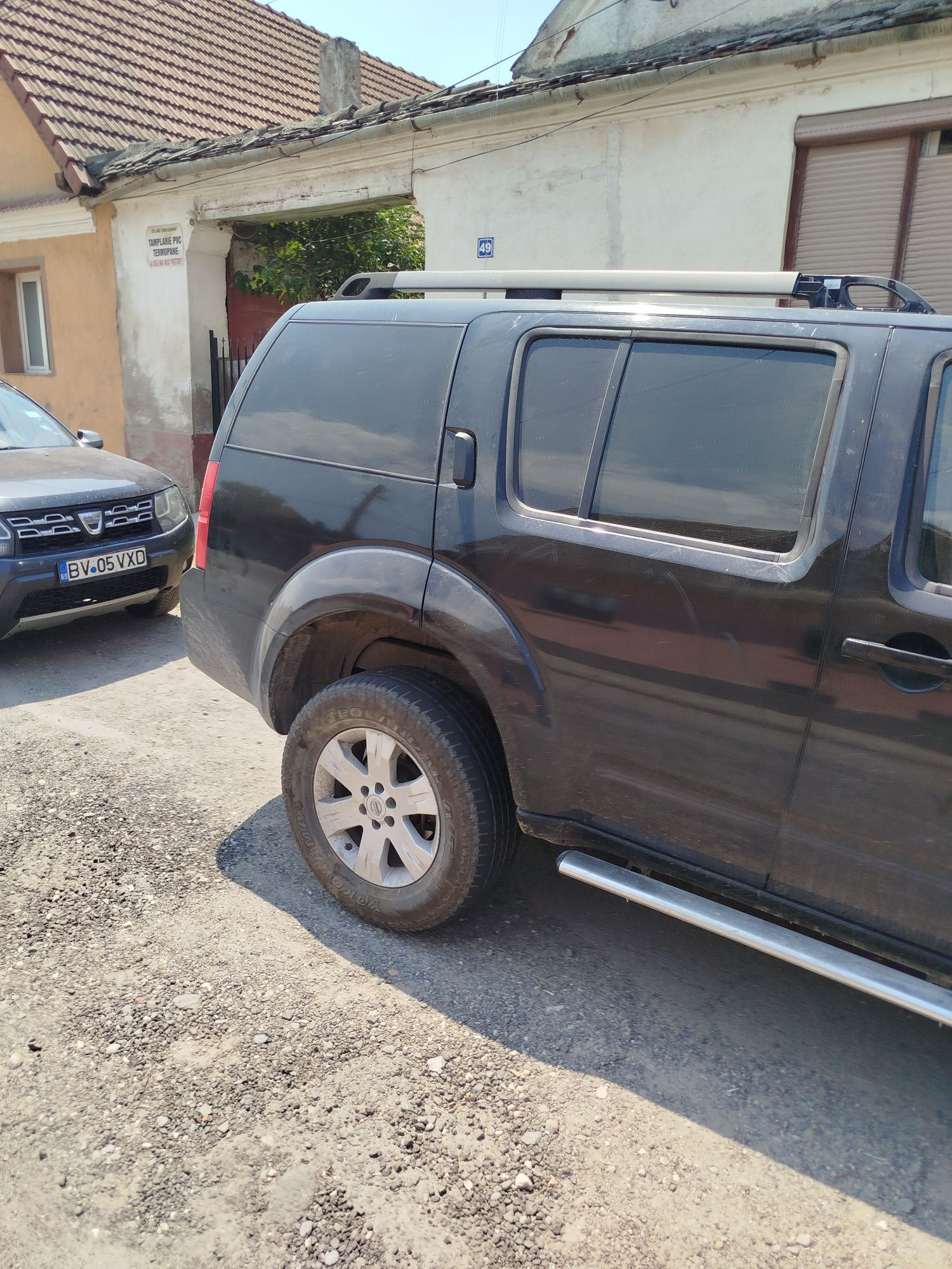 Nissan pathfinder 2007 motor 2500 173 cp  avariat partea stângă față