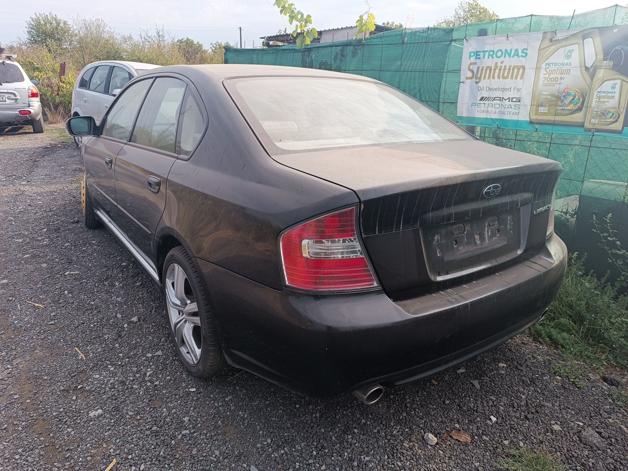 Subaru Legacy на части
