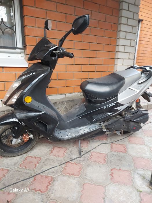 Продам скутер 150 кубовый