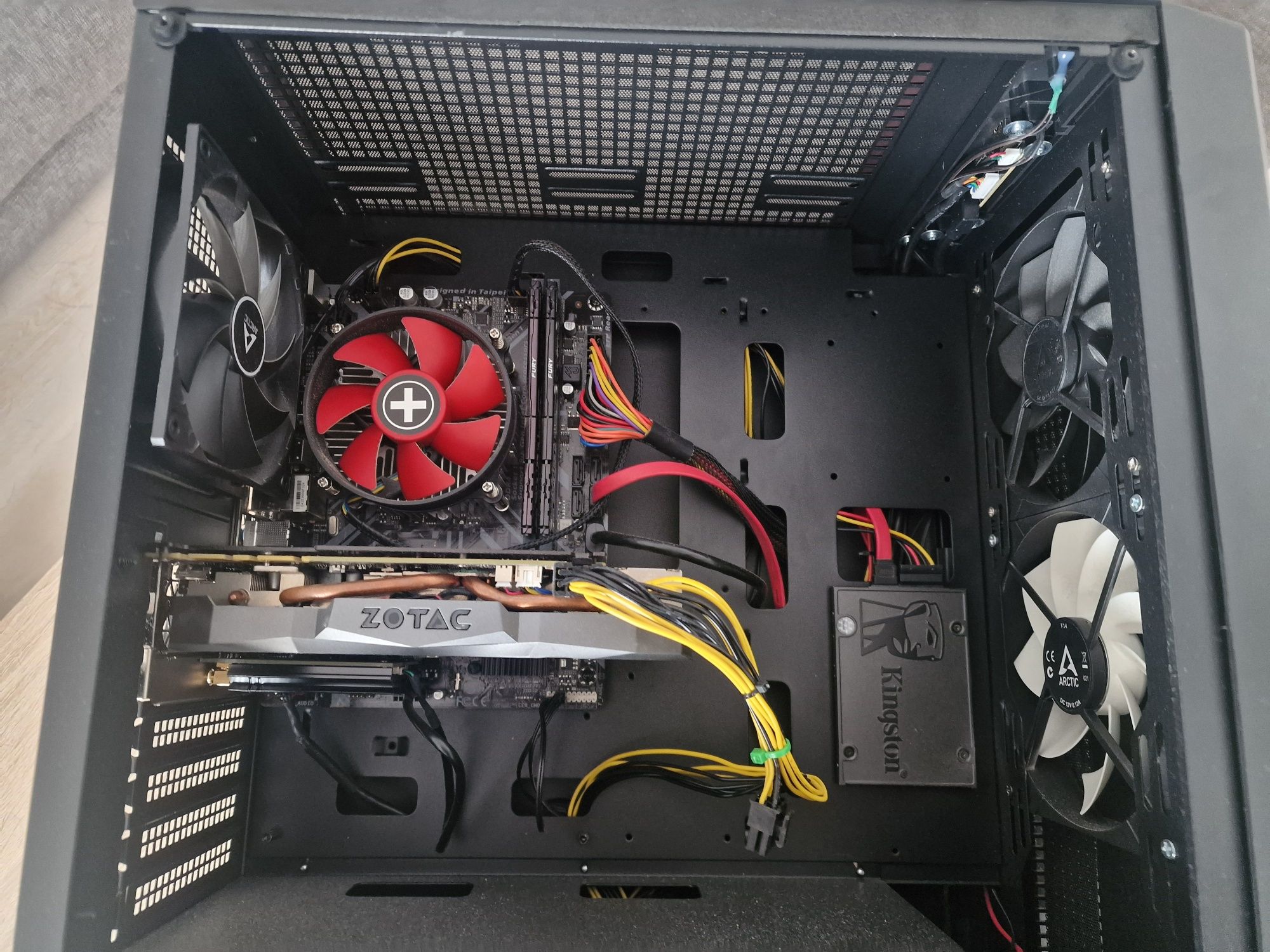 PC Gaming 1070ti 16gb 1t ssd i5 9400f