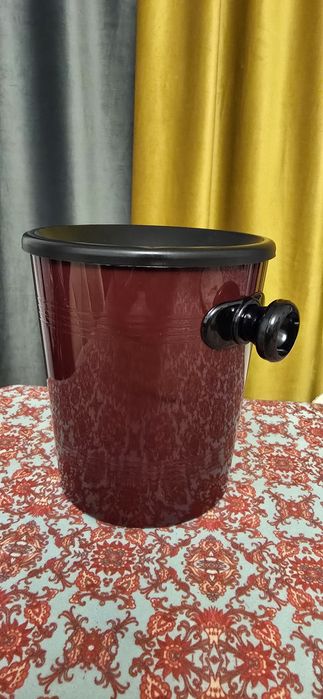 Scuipatoare pentru vin cu capac