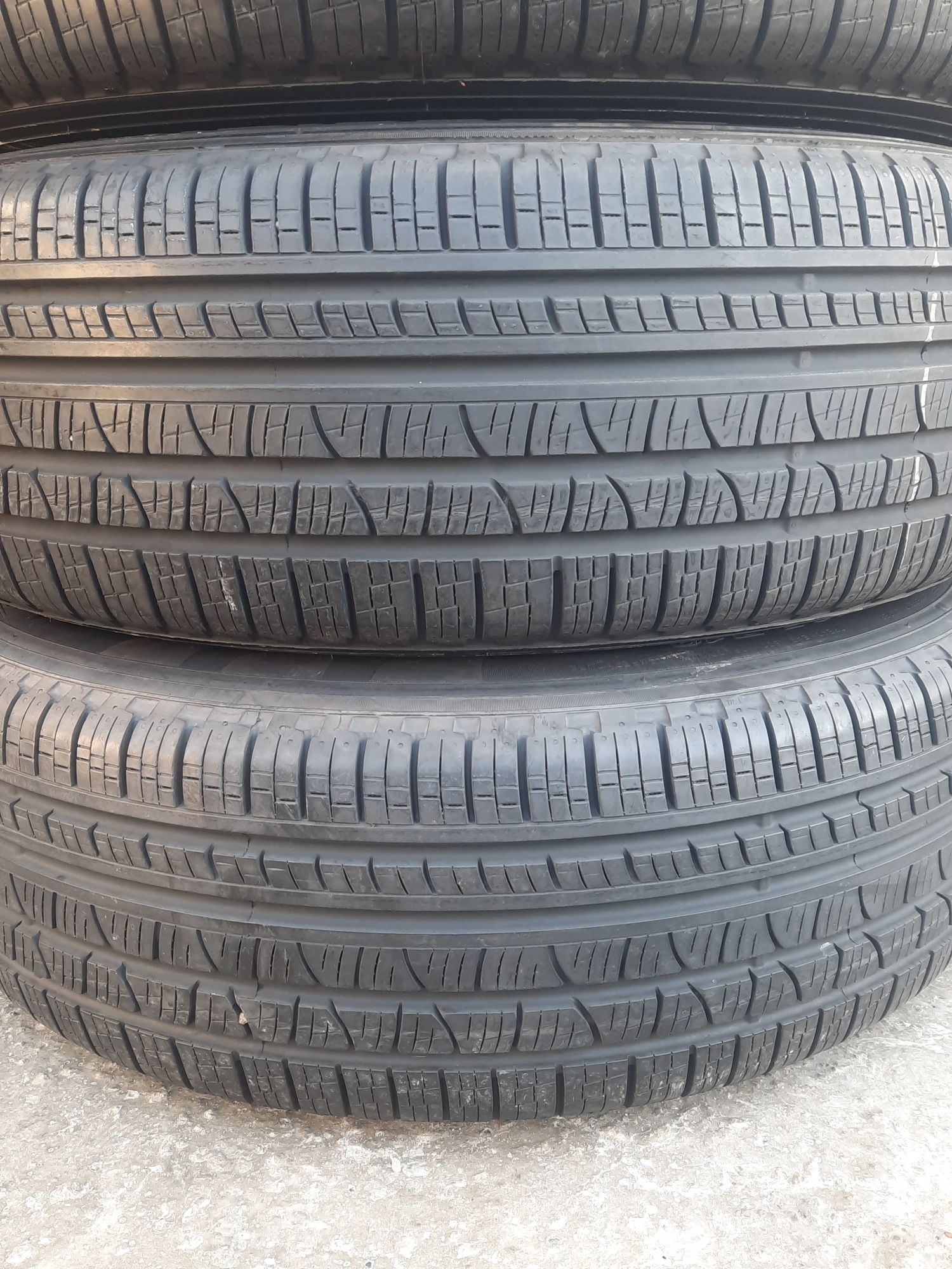 4 Броя 235/65/19 Pirelli 7,6мм