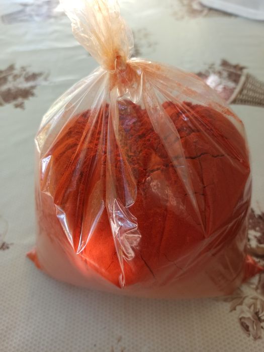 Vând boia de ardei  dulce si picantă