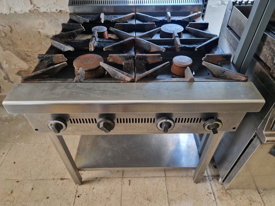 Mașina gătit 4-6 ochiuri cu sau fara banc, din inox