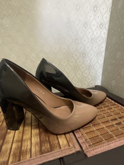 Продам туфли черные и бежево коричневые