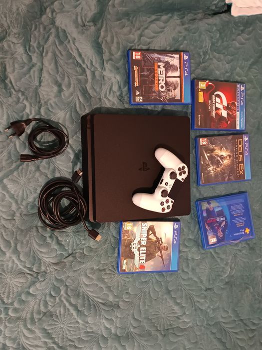 PS4 Slim 1TB + 5 jocuri disc