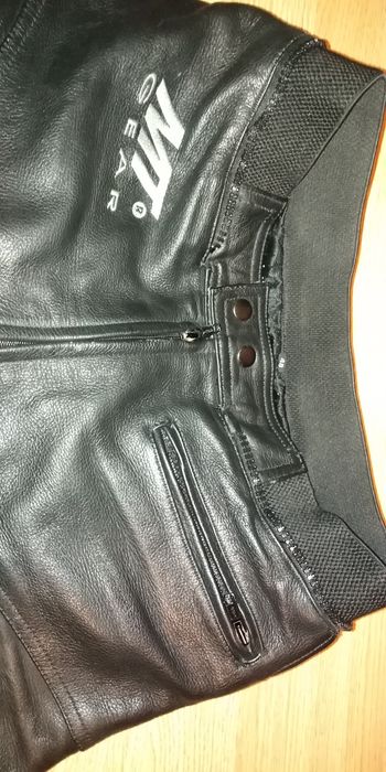 Pantaloni motociclist piele cu protectie