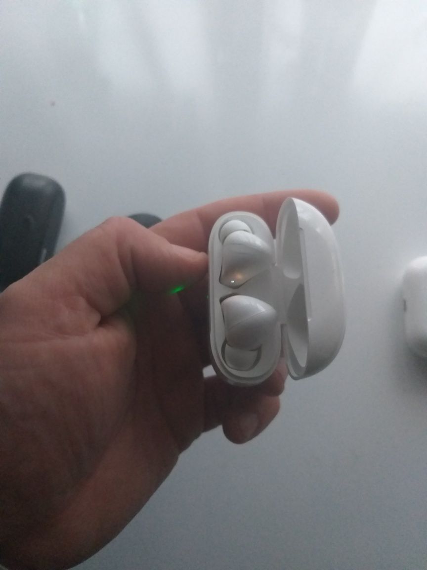 Casti in ear baterii bune