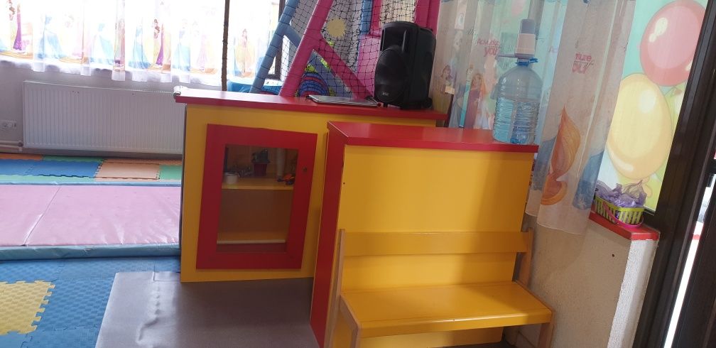 Loc de joaca modular pe 3 nivela si tiroliana folosite
