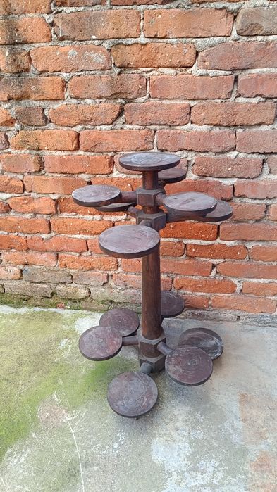 Подарявам дървен цветарник