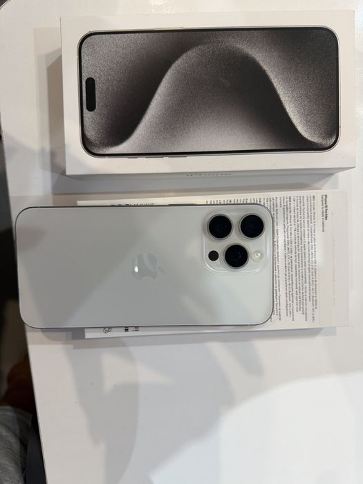 Iphone 15 pro max 256GB бял