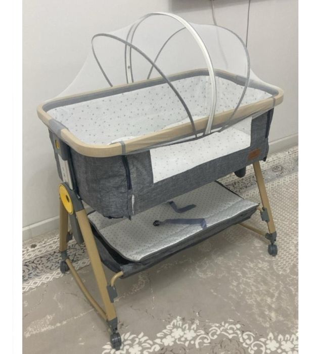 Кроватка почти новая