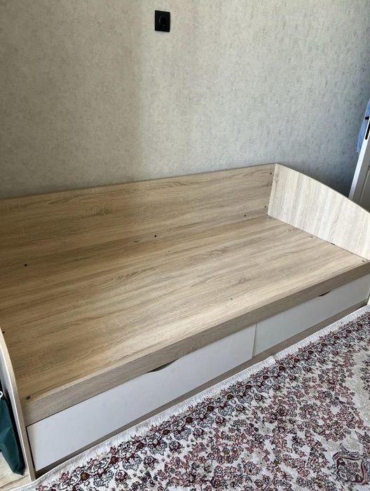 Продам кровать с нишой