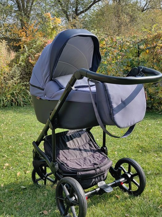 Коляска Pituso Confort