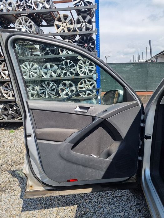 Usa Stanga Fata Volkswagen Tiguan 5N 2008 - 2011 SUV 4 Usi Reflex silver Metalic LA7W ...