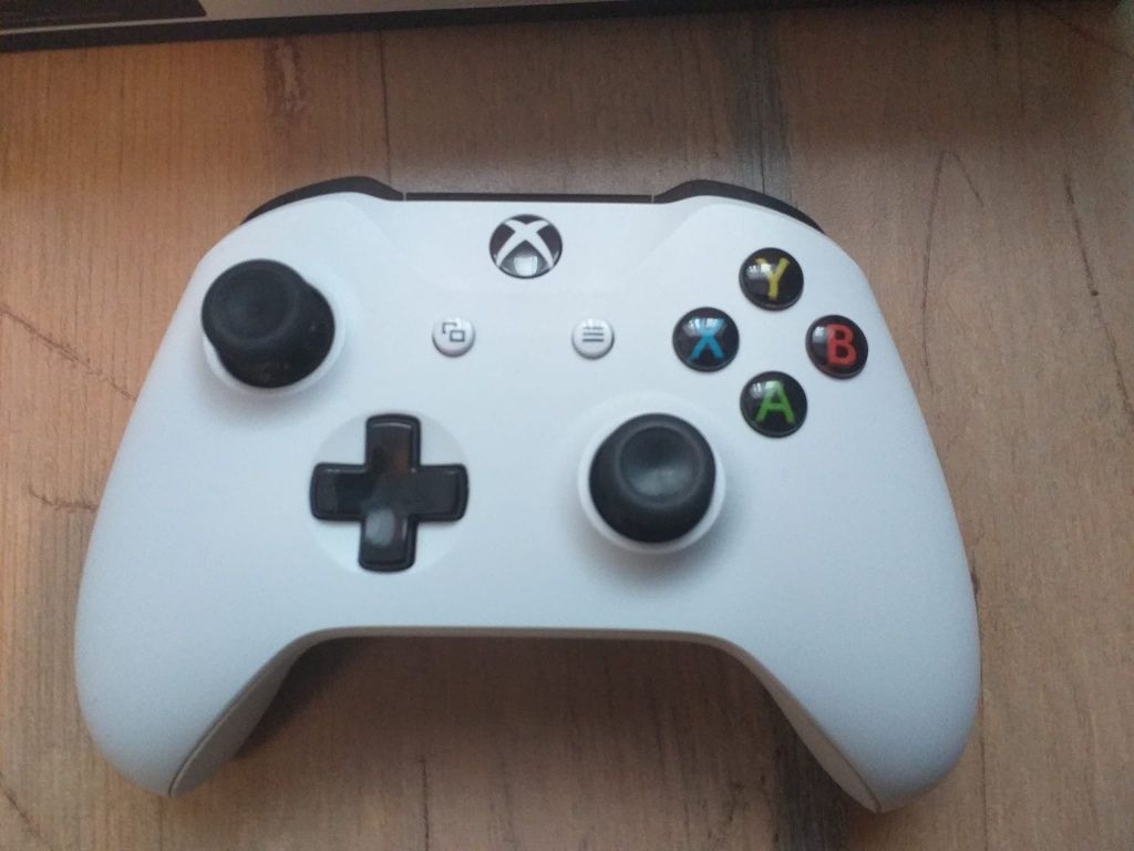 Xbox One 500 GB .
