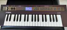 Vand Yamaha Reface DX – sintetizator FM compact, ca nou