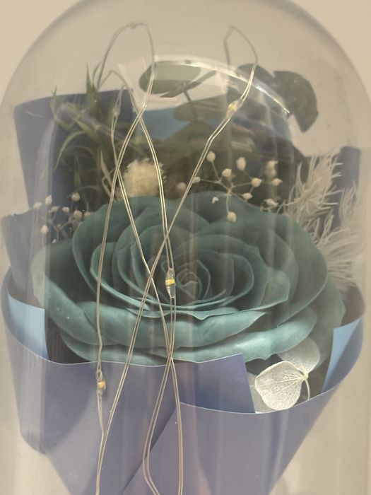 Вечна Роза която свети перфектния подарък за любим човек