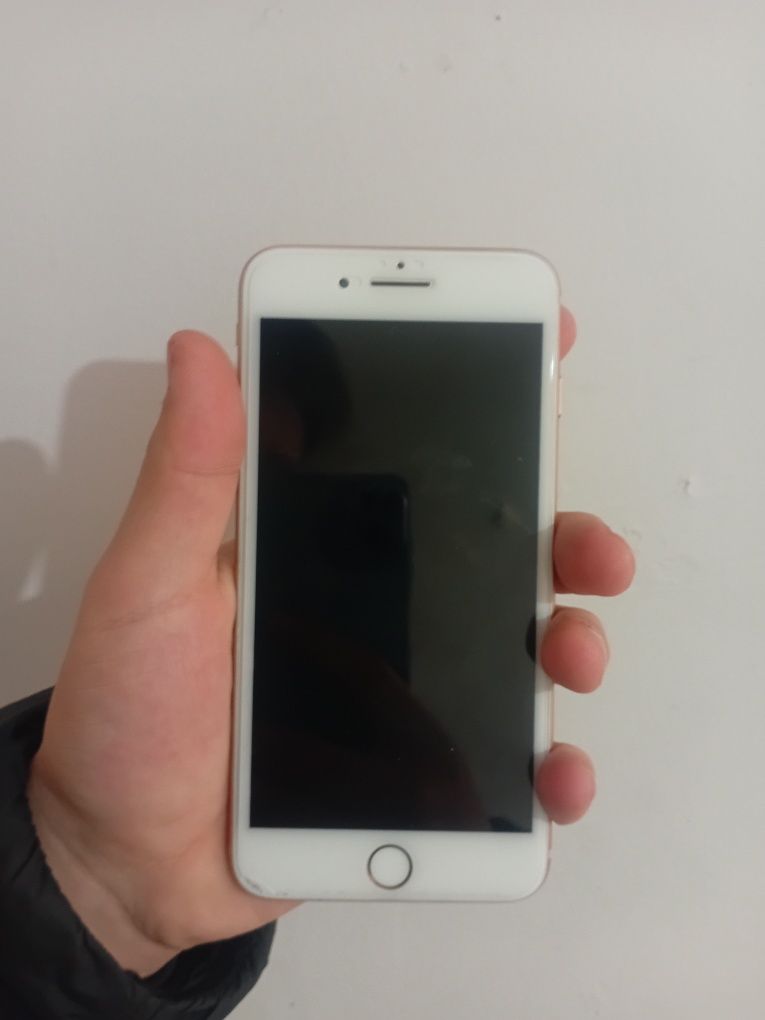 Iphone 8 plus sotiladi