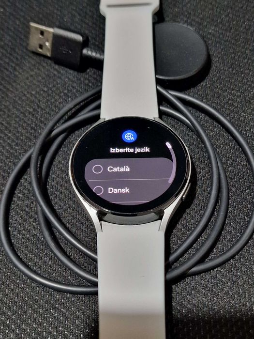 Samsung Galaxy Watch 4 44mm – Смарт часовник, отлично състояние
