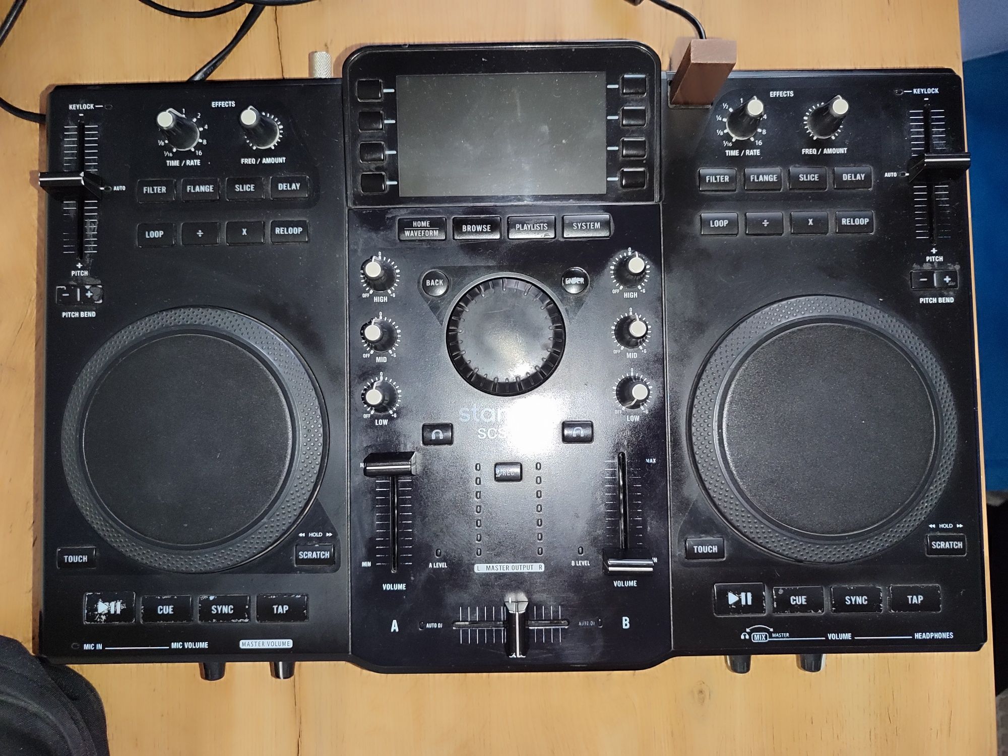 DJ контроллер Stanton SCS.4DJ