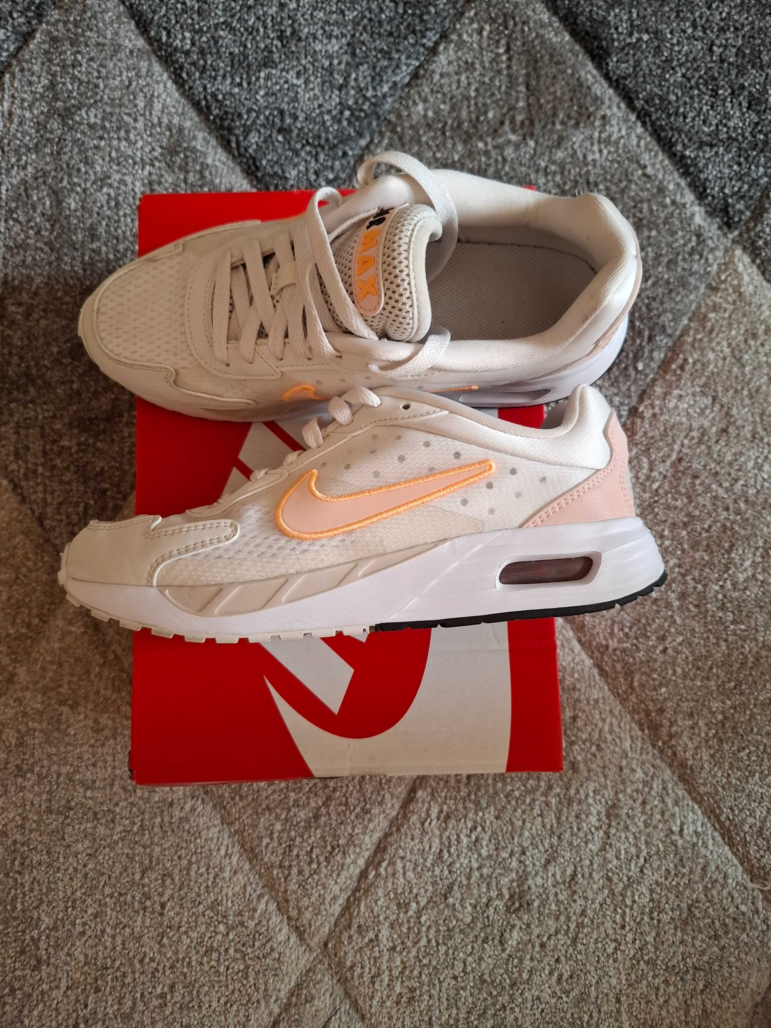 Nike Air Max Solo