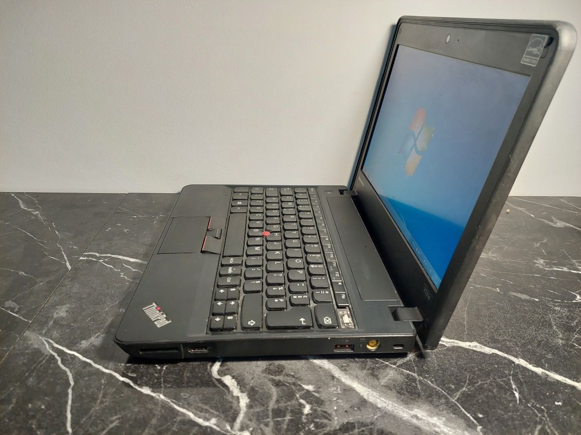 Vând laptop Lenovo