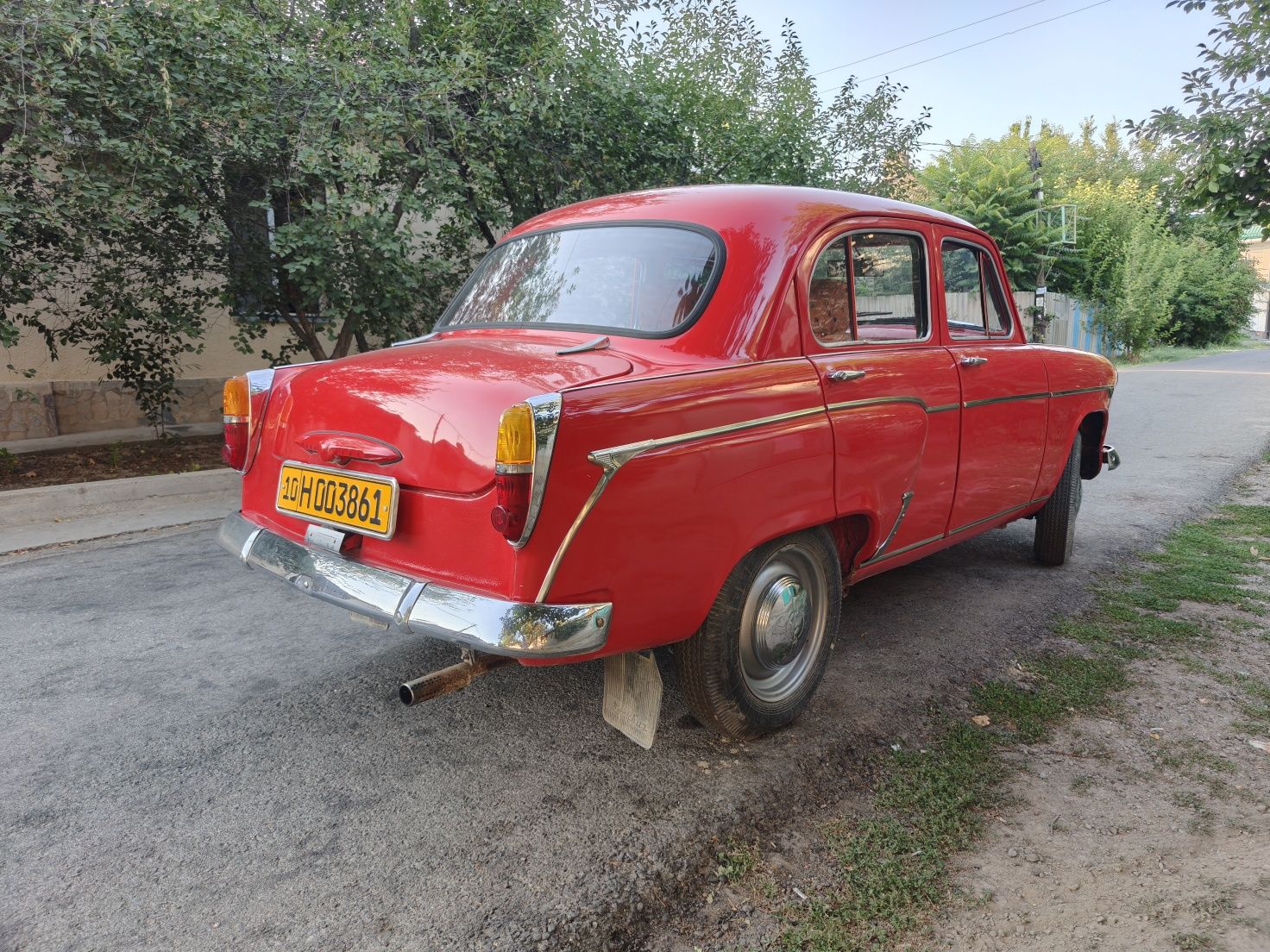 Москвич 403 красный