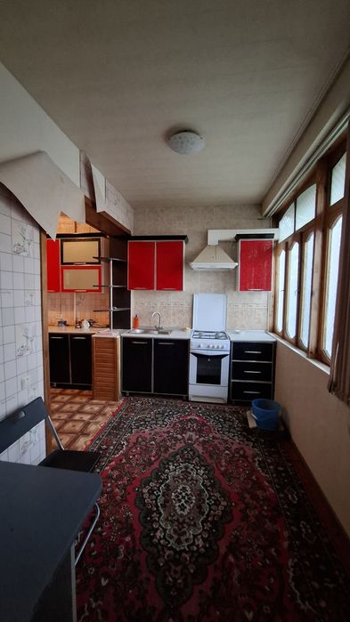 Тезда 6-Микраёнда  3хона 3этаж квартира  со