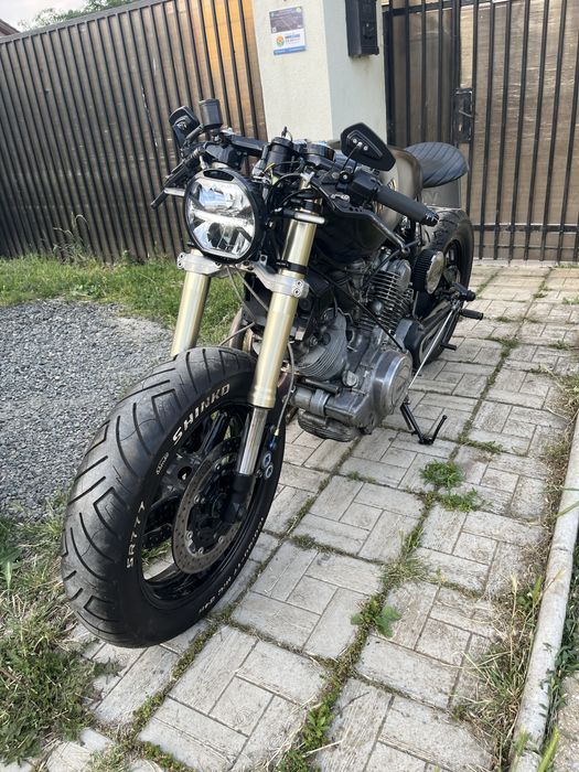 Vand sau schimb Yamaha xv750 Virago din 1981 cafe racer