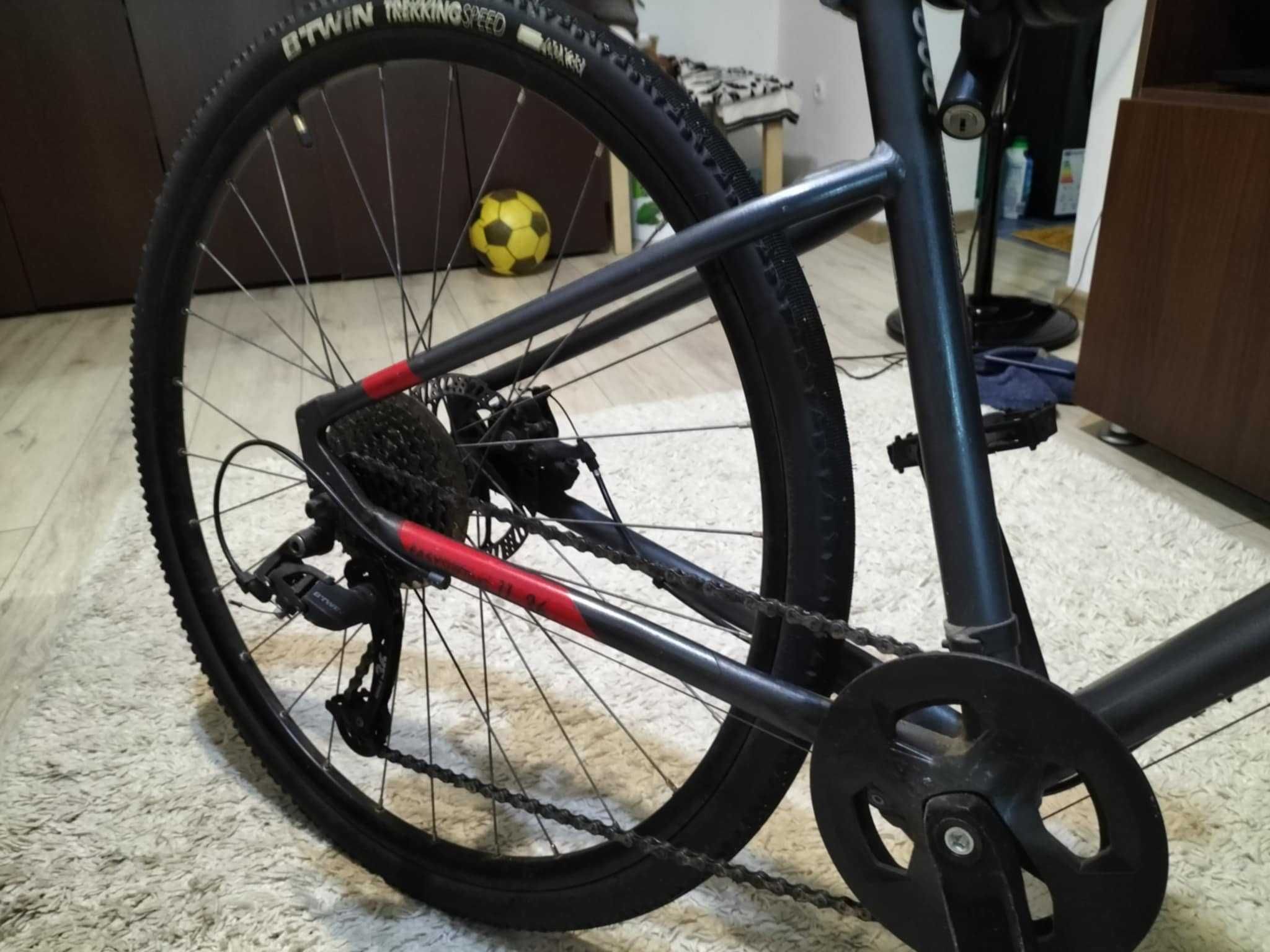 Btwin Riverside 500 Trekking -9 viteze,discuri,cauciucuri noi ~900 RON