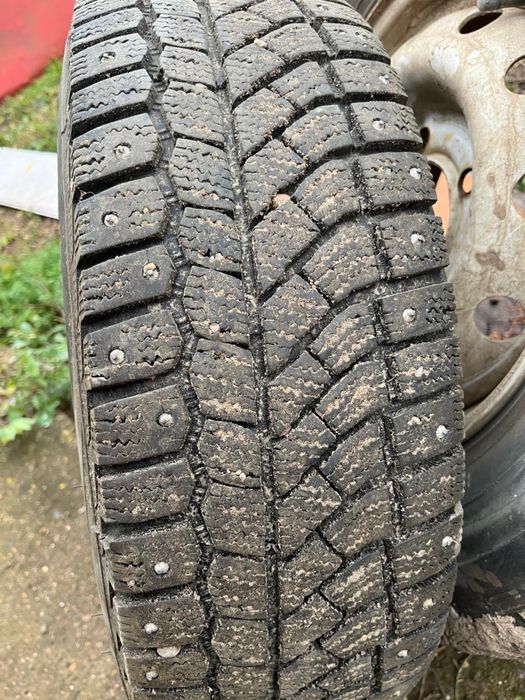 Колеса шипованные в сборе на audi 80B4