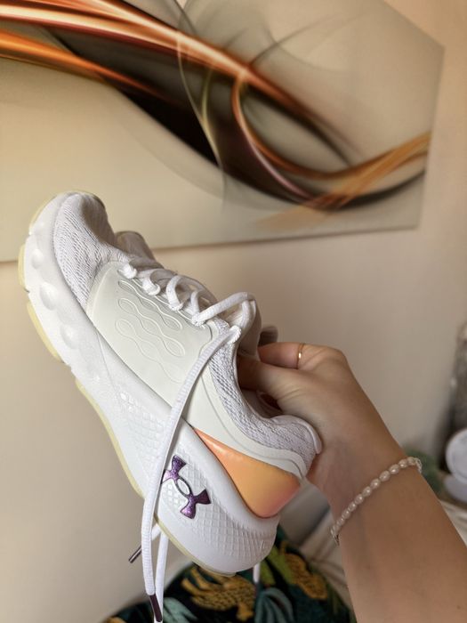 Дамски маратонки Under Armour