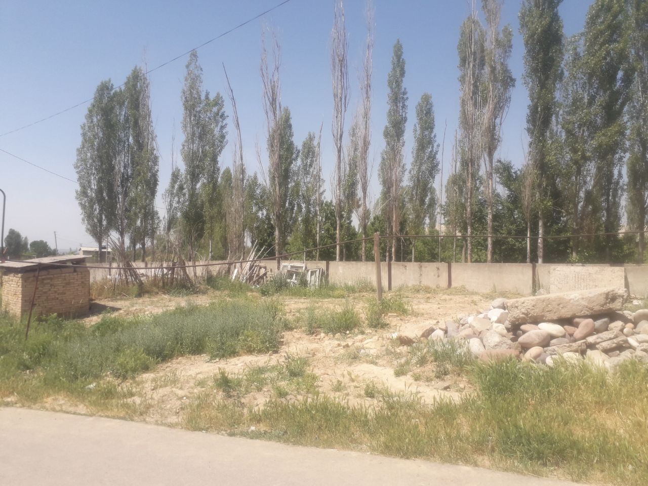 Parkent tumani Chotqol qishlogi yer sotiladi