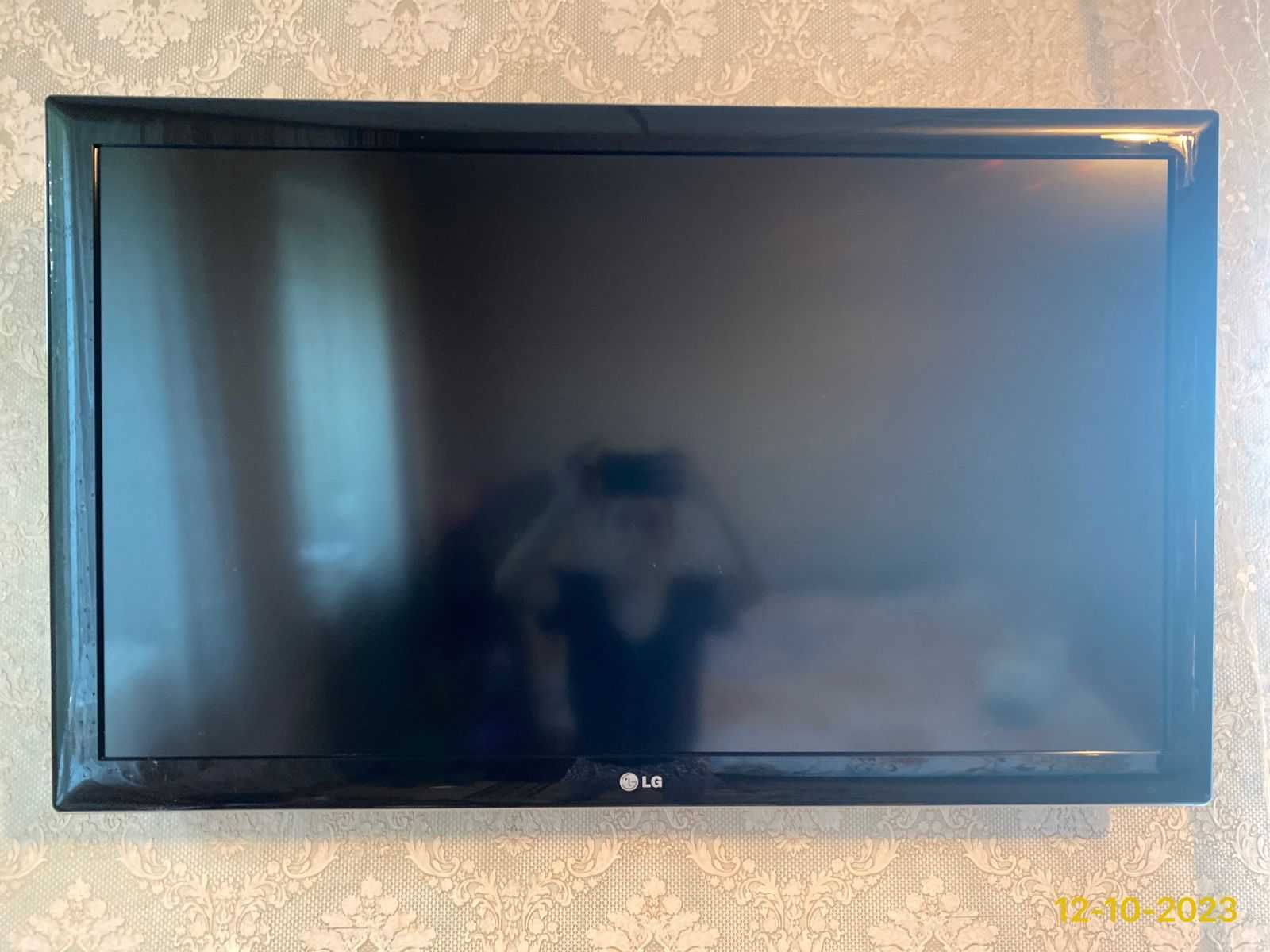 Продам телевизор марки LG диагональ 120