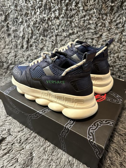 Versace chain reaction