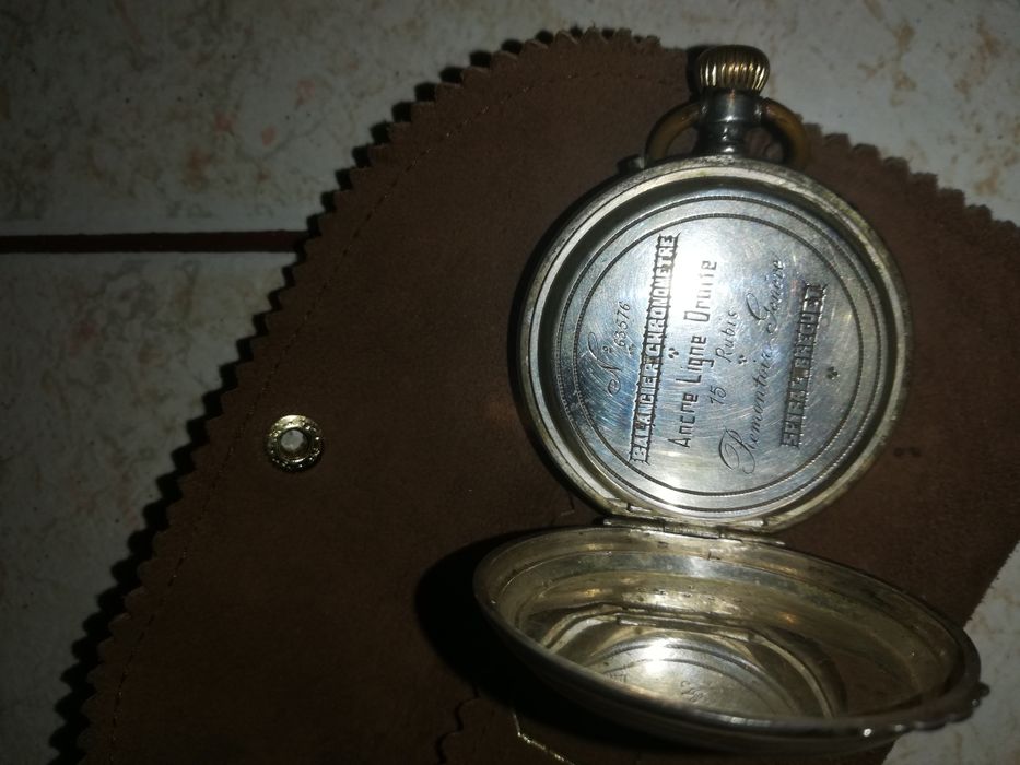 Vand ceas de mana marca DOXA.
