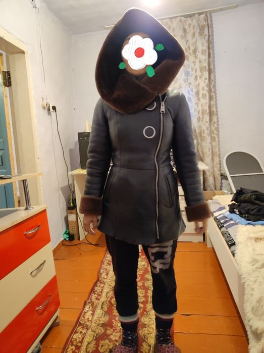 Женская зимняя дубленка