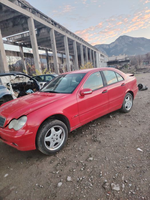 Мерцедес w203 на части.