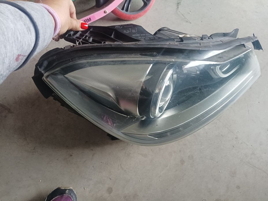 Фар w204  цена за оборудван