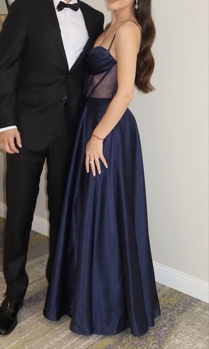 Дълга вечерна рокля