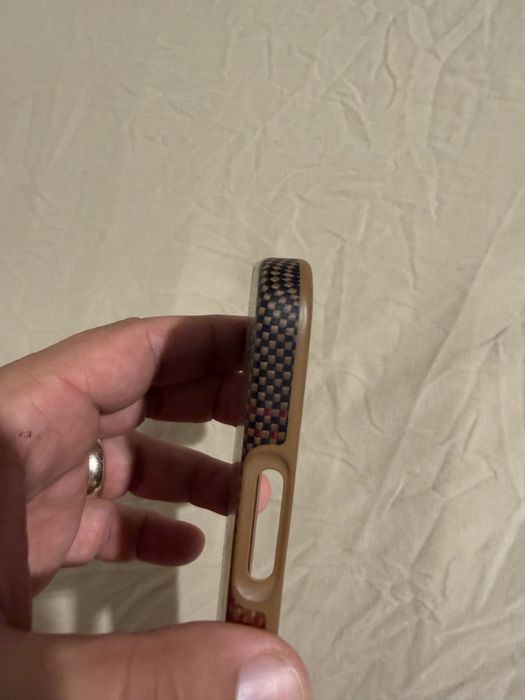 Husa Pitaka  Iphone 16 pro max !