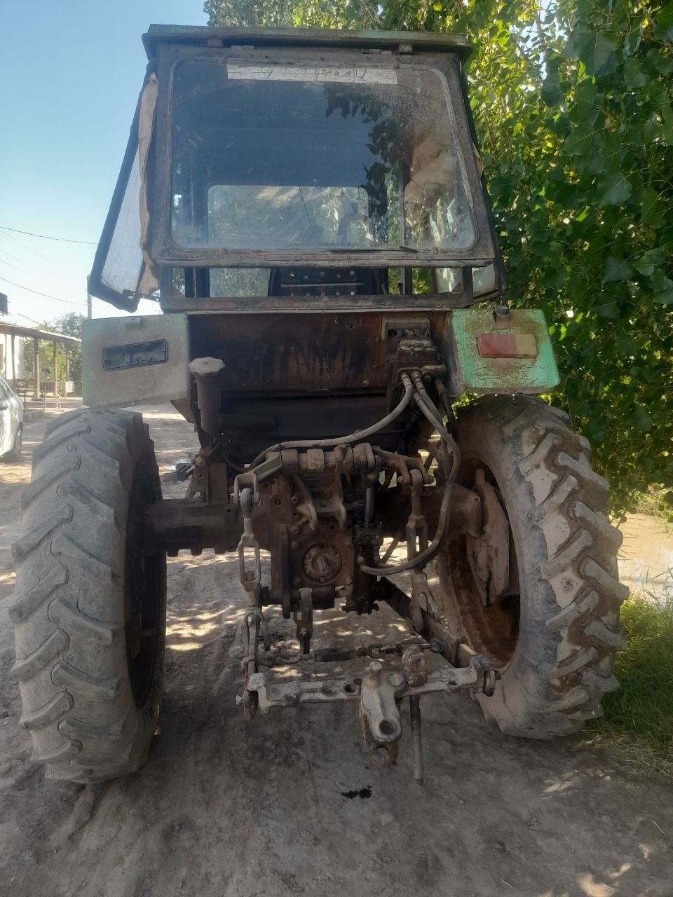 Ttz80 Traktor holati yaxshi