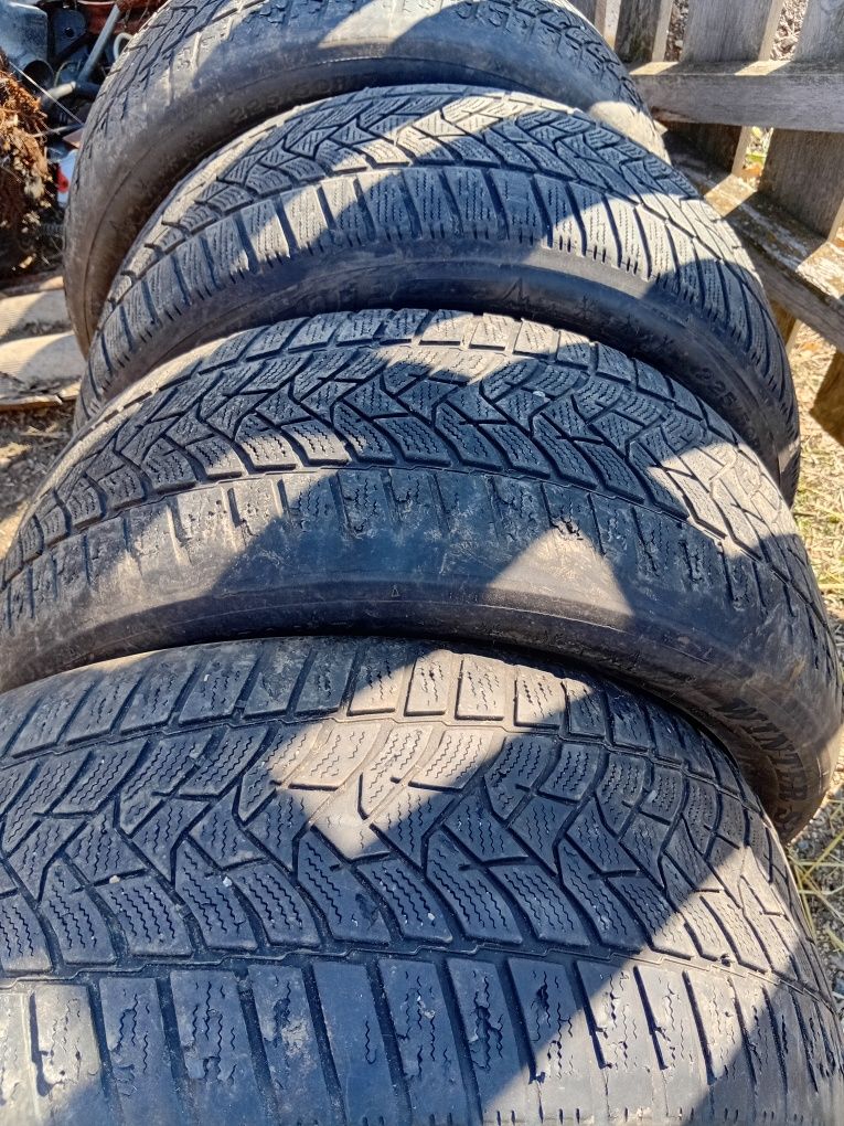 Продам четыре автошины