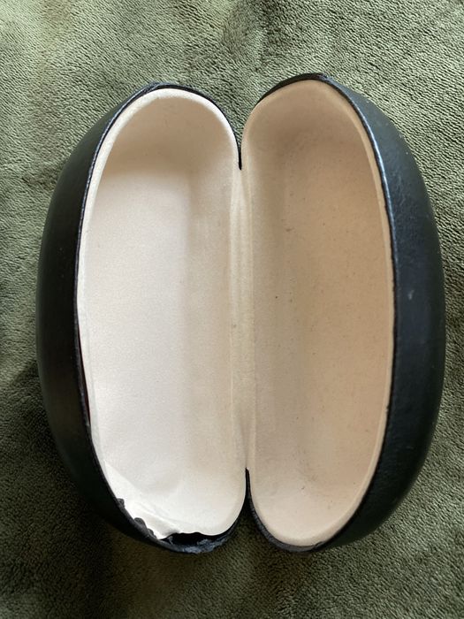 Продам новый качественный чехол для очков