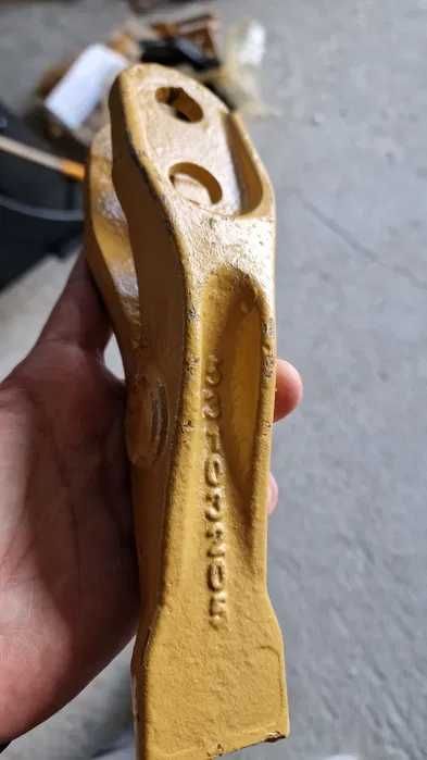 Dinti cupa buldoexcavator