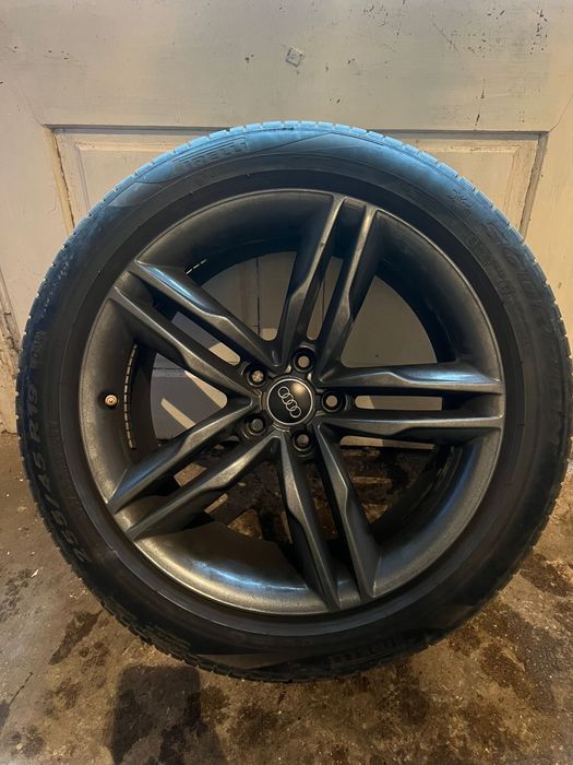 Vand jante 19 inch cu cauciucuri Pirelli