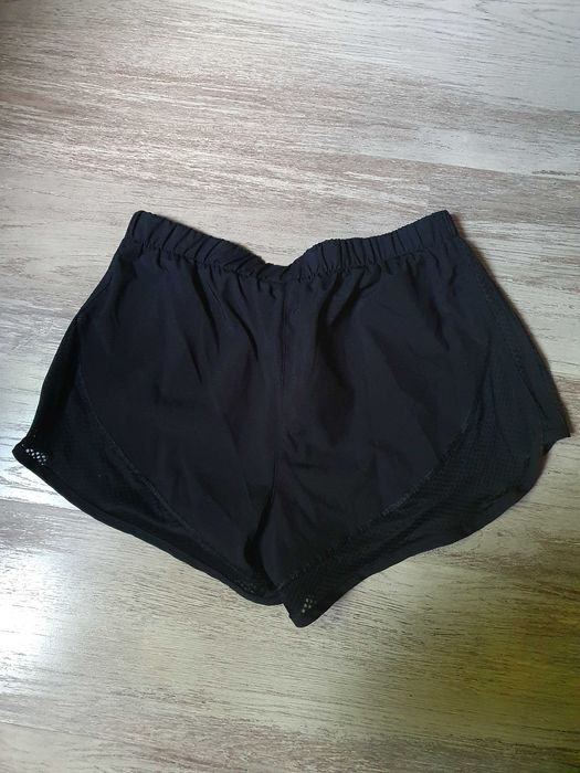 Разпродажба на къси гащи Adidas, H&M