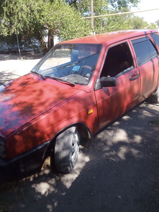 Продам ВАЗ lada 2109 б/у состояние среднее