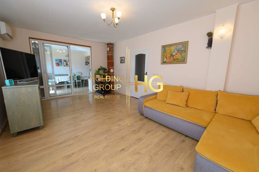 Продава се Къща в с. Рогачево, Област Добрич - 272 кв.м за 648 €/кв.м - Снимка #1